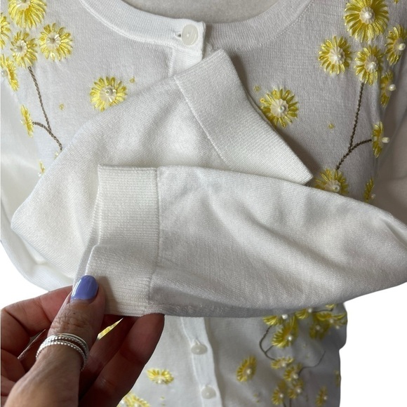 Talbots Cotton cardigan Embroidered yellow flowers button down front size MP - Picture 10 of 14